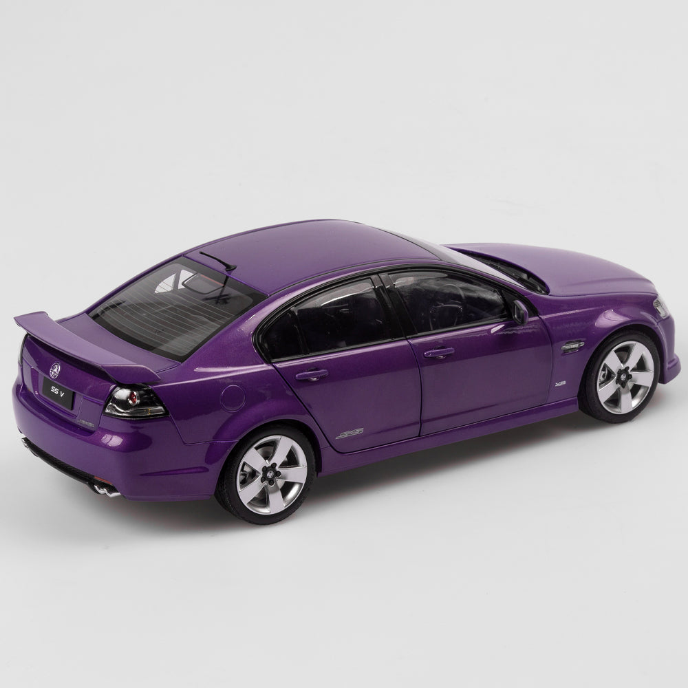 1:18 Holden VE Commodore SS V - Morpheus